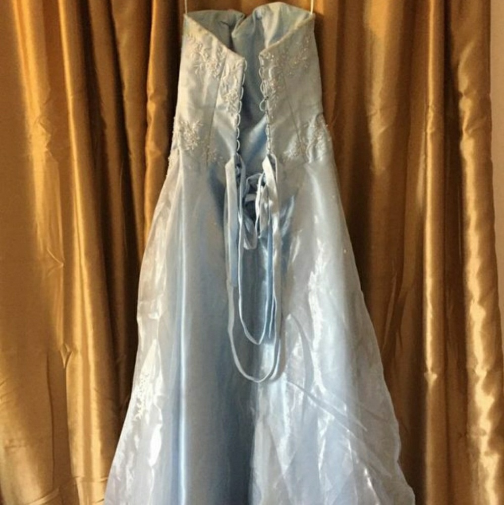 Dress - Picture 2 of 2
